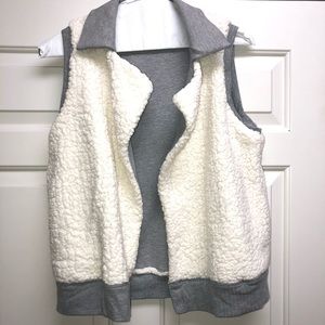 Splendid reversible vest